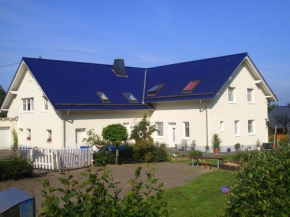 Отель Ferienwohnung Kirschbaum  Экфельд